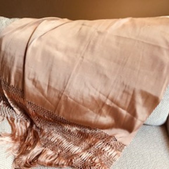 NWOT Fringed Evening Wrap Shawl - Picture 7 of 8